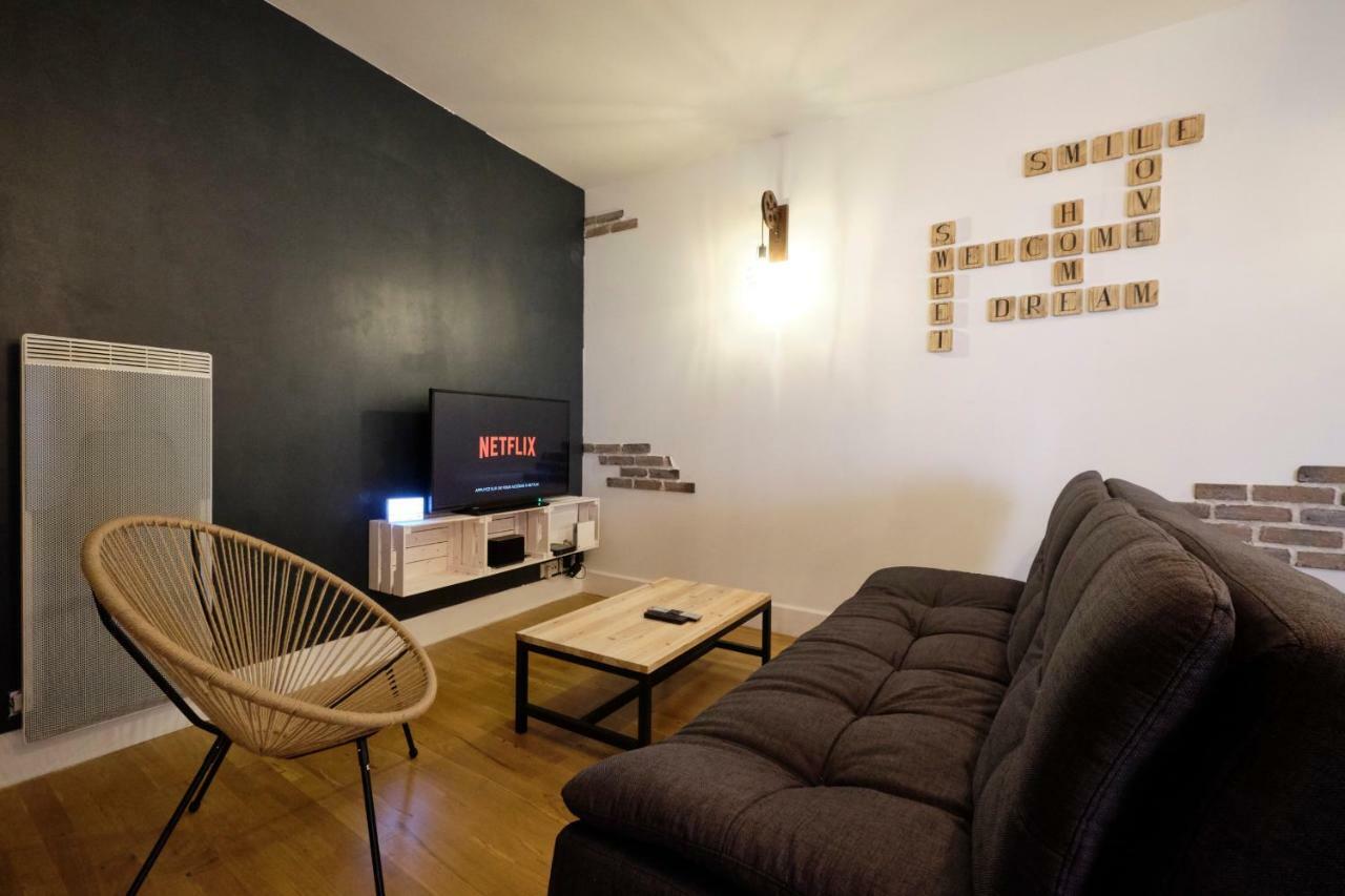 Mélina - appartement dans les remparts de la Bastide avec parking et terrasse Carcasona Exterior foto